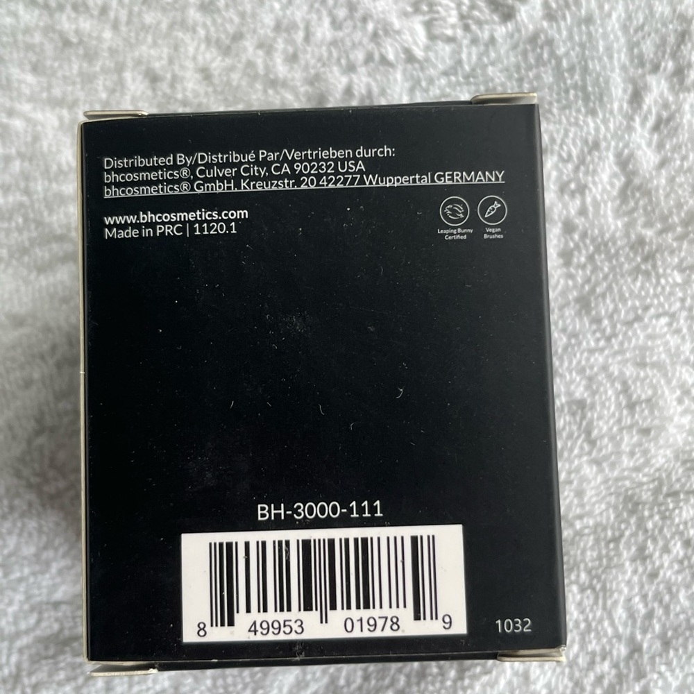BH Cosmetics Rounded Kabuki Brush - Picture 3 of 3